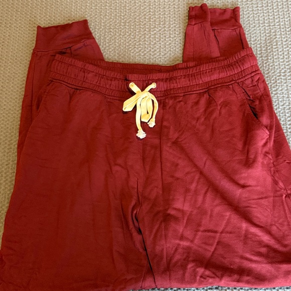 Magnolia Maroon loungewear - Picture 8 of 9